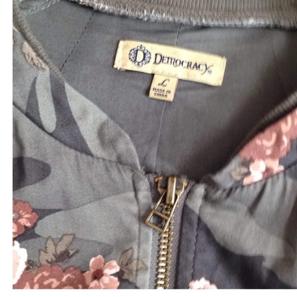 DEMOCRACY Floral Camo Bomber Jacket in Green Camo w/ Pink Florals Size Large - Picture 4 of 7